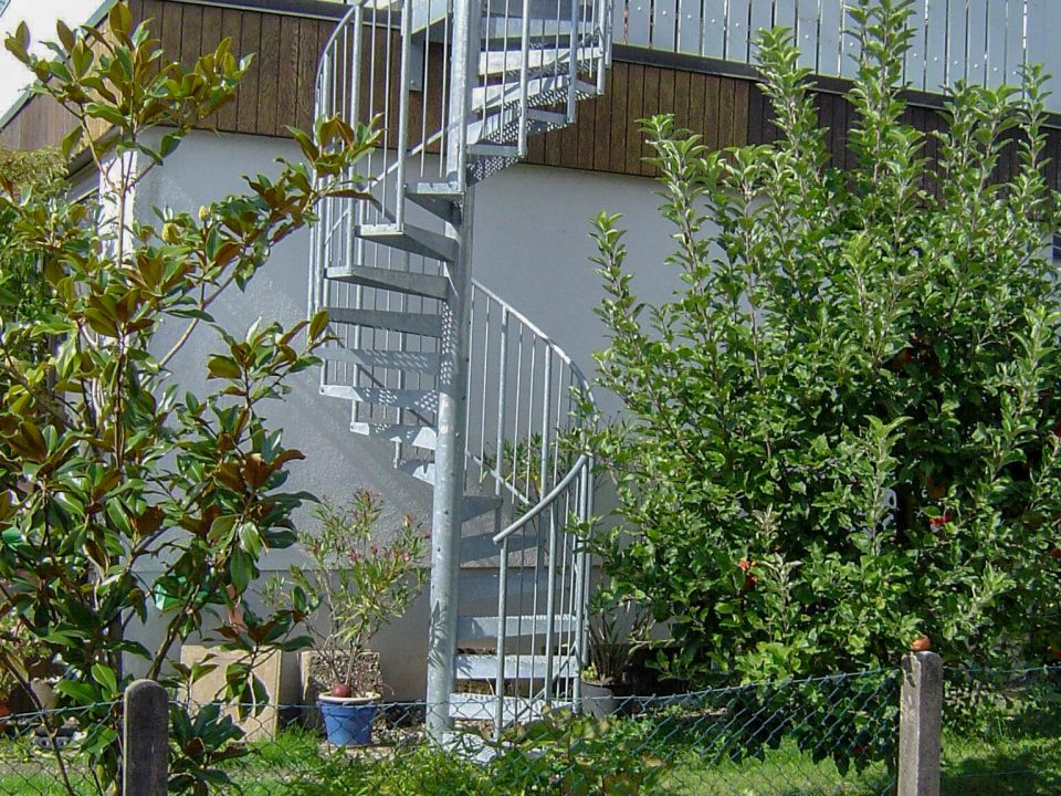 Wendeltreppe freistehend, Balkon Zugang