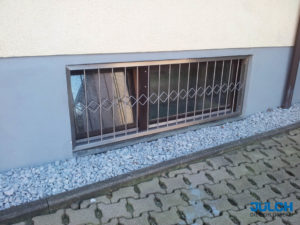 Fensterschutz Keller, Edelstahl, Rauten Zierleiste,