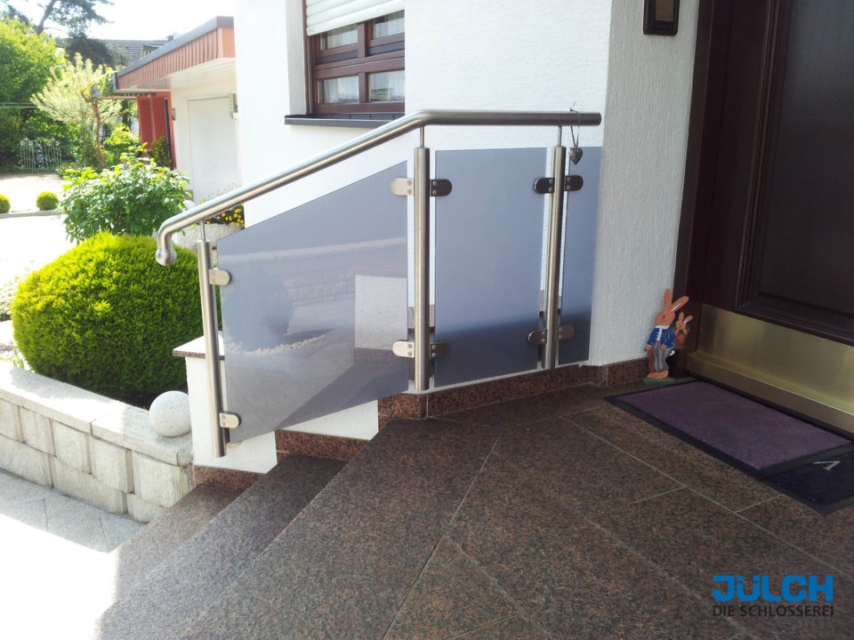 Handlauf Hauseingang Treppe Gelaender, Glas mit grauer Folie