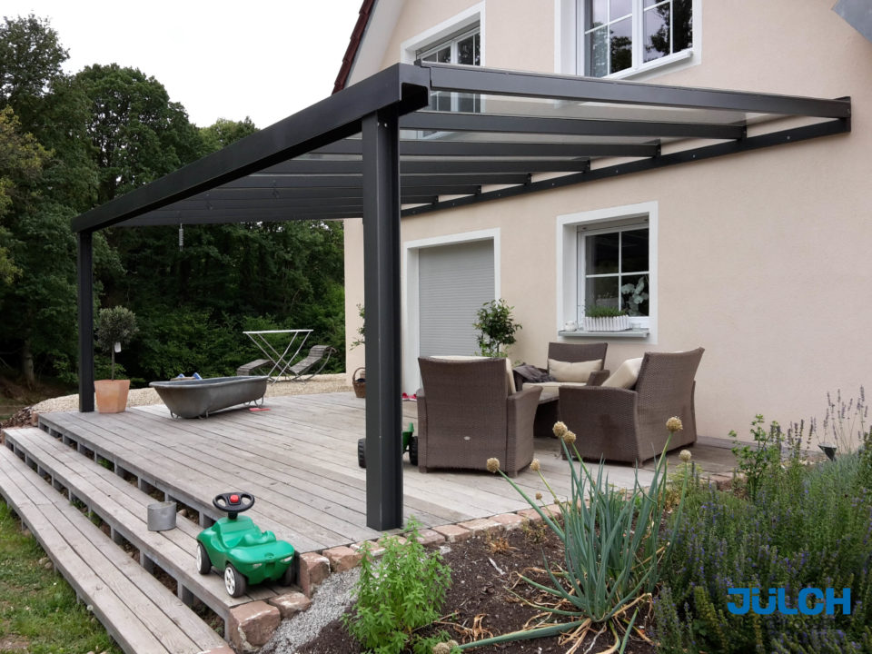 Garten Terrasse anthrazit Ueberdachung Sitzplatz aussen Regenschutz